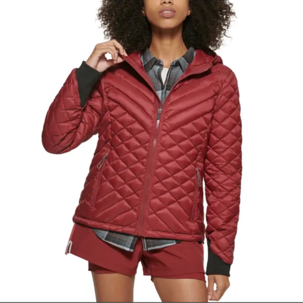 Bass Outdoor Glacier Trek Packable Down Jacket in Pomegranate Size XL